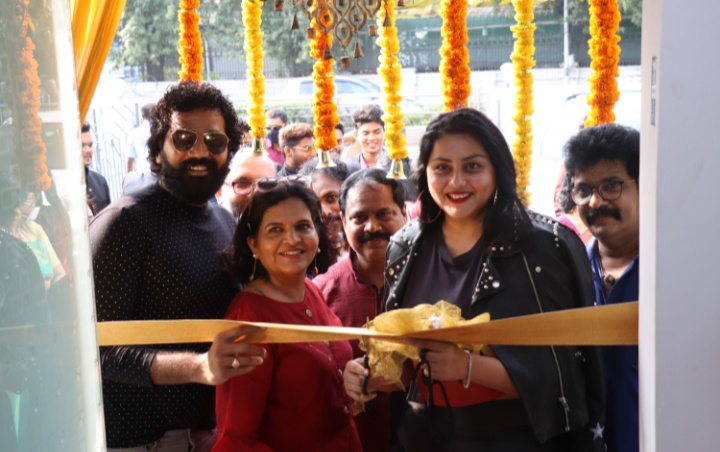 ACTRESS NAMITHA LAUNCHES IRIS STUDIOS IN R.A. PURAM