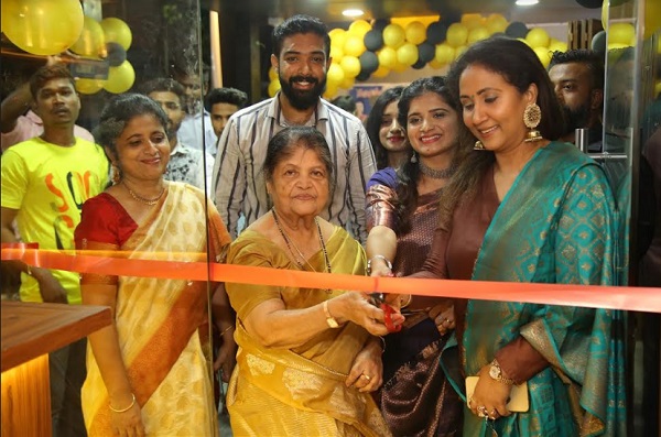 “MCKINGSTOWN”  Men’s Grooming  launched by Madhu Saran & Chinnamma Jacob at Shenoy Nagar