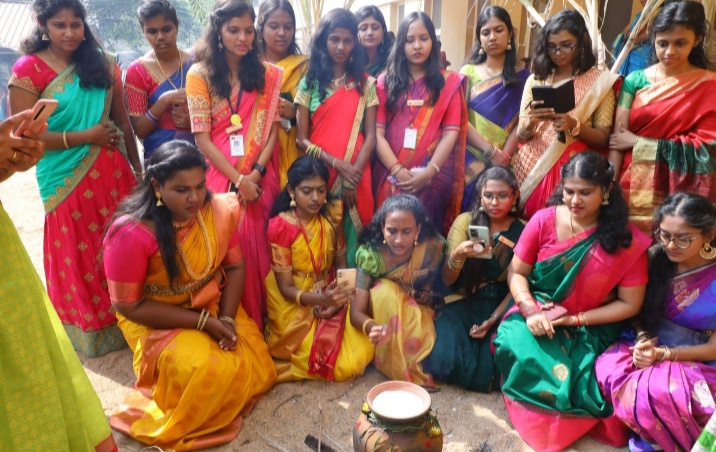 Shri Shankarlal Sundarbai Shasun Jain College for Women celebrated Pongal in their campus