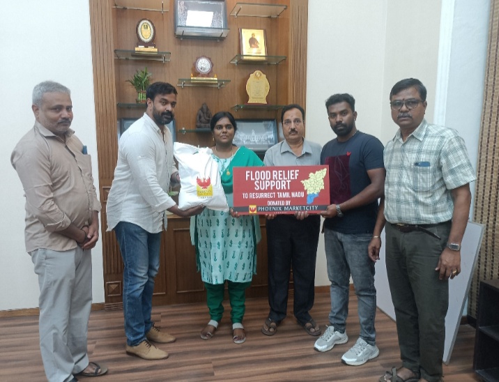 Phoenix Marketcity, Chennai Donates Relief Materials to More Than 1000 Victims Affected by the Floods in Southern Tamil Nadu