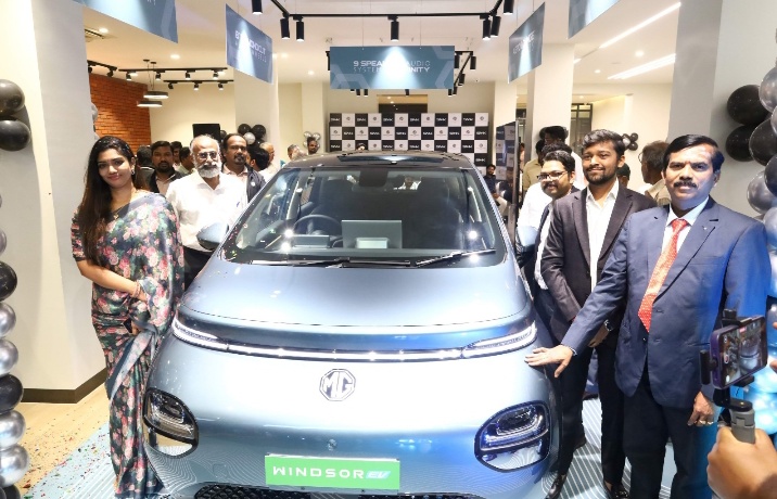 SMK MG MOUNT ROAD launches MG Windsor in Chennai