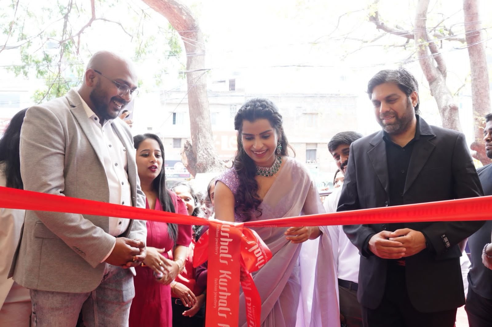 Kushal’s Fashion Jewellery Launches Two New Stores in Chennai with Sivaangi Krishnakumar of Super Singer and Cooku with Comali Fame