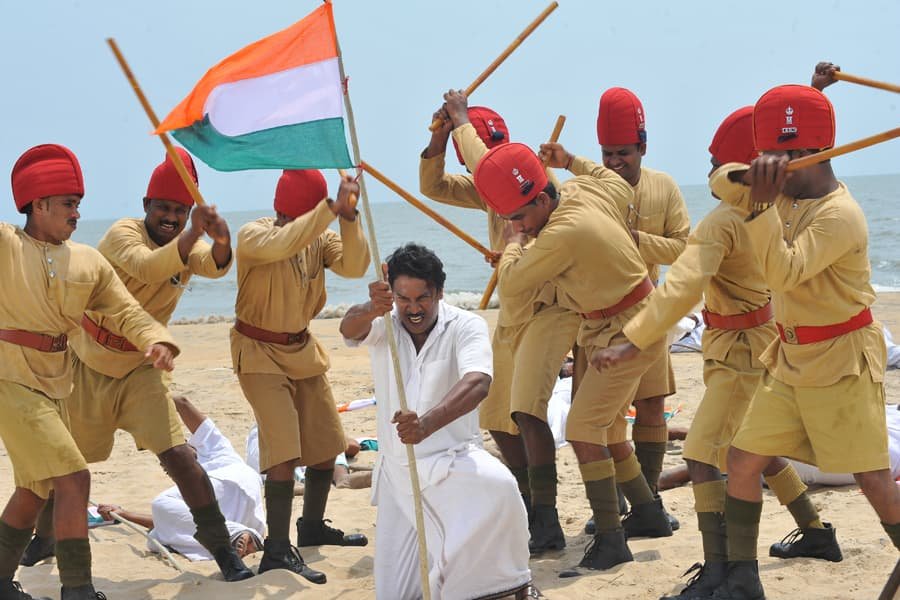 திரு தொல் திருமாவளவன் வெளியிட்ட மனிதத்தை பேசும்  “வீர வணக்கம்” பட டிரெய்லர்