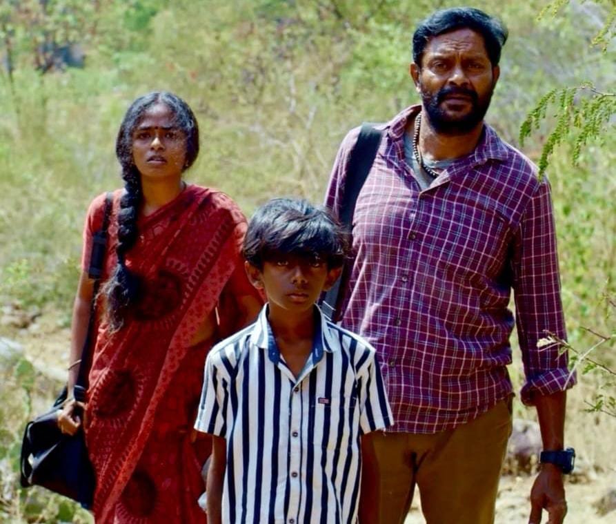 வெள்ளக்குதிர விமர்சனம்