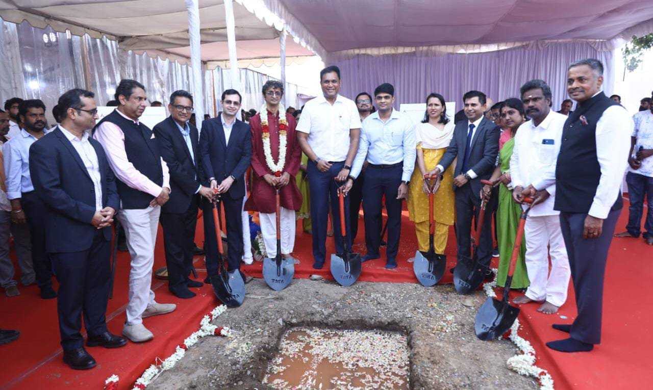 சென்னை ஃபின்டெக் சிட்டி -இல் கிரேட்-A அலுவலக மேம்பாட்டுத் திட்டத்திற்காக ஆக்சிஸ் கமர்சியல் ரியல் எஸ்டேட் ஃபண்ட்  மற்றும் டிஷ்மன் ஸ்பயெர் நிறுவனங்கள் அடிக்கல் நாட்டியுள்ளன