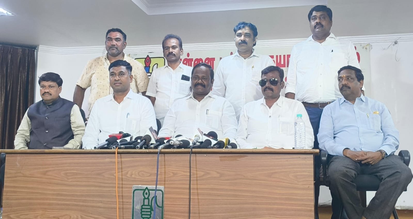 பத்திர பதிவுத்துறையில் எல்லையே இல்லாமல் தலை விரித்தாடும் லஞ்சம்