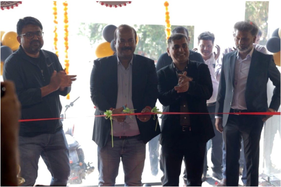ஜூபிலன்ட் மோட்டார் வொர்க்ஸ் சென்னையில் ஜாவா, யெஸ்டி & பிஎஸ்ஏ ஷோரூமை தொடங்கியது